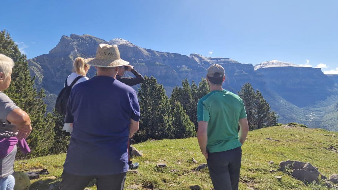 Inicio de la excursión 4x4 por el Cebollar hacia el Mirador del Quebrantahuesos